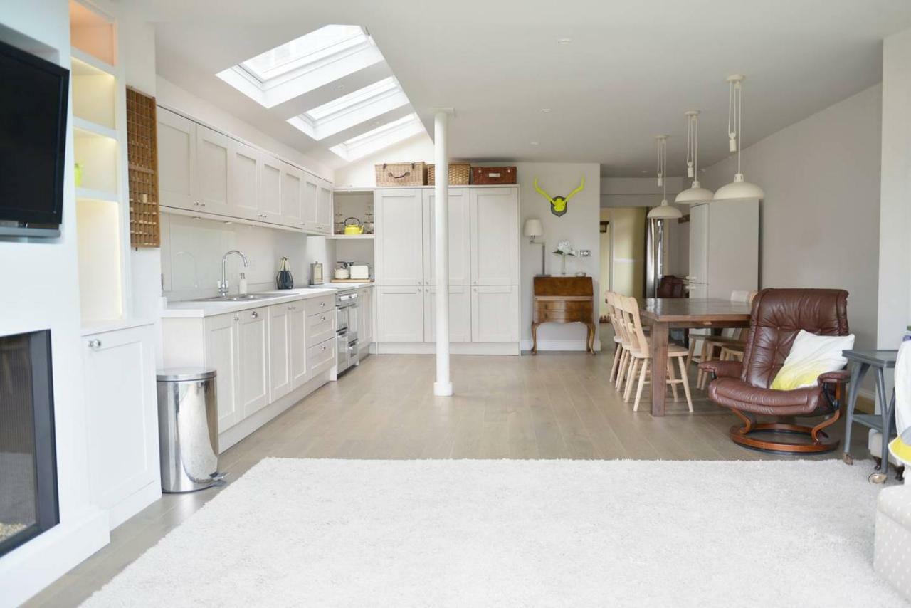 Summer House Hotell Thames Ditton Eksteriør bilde