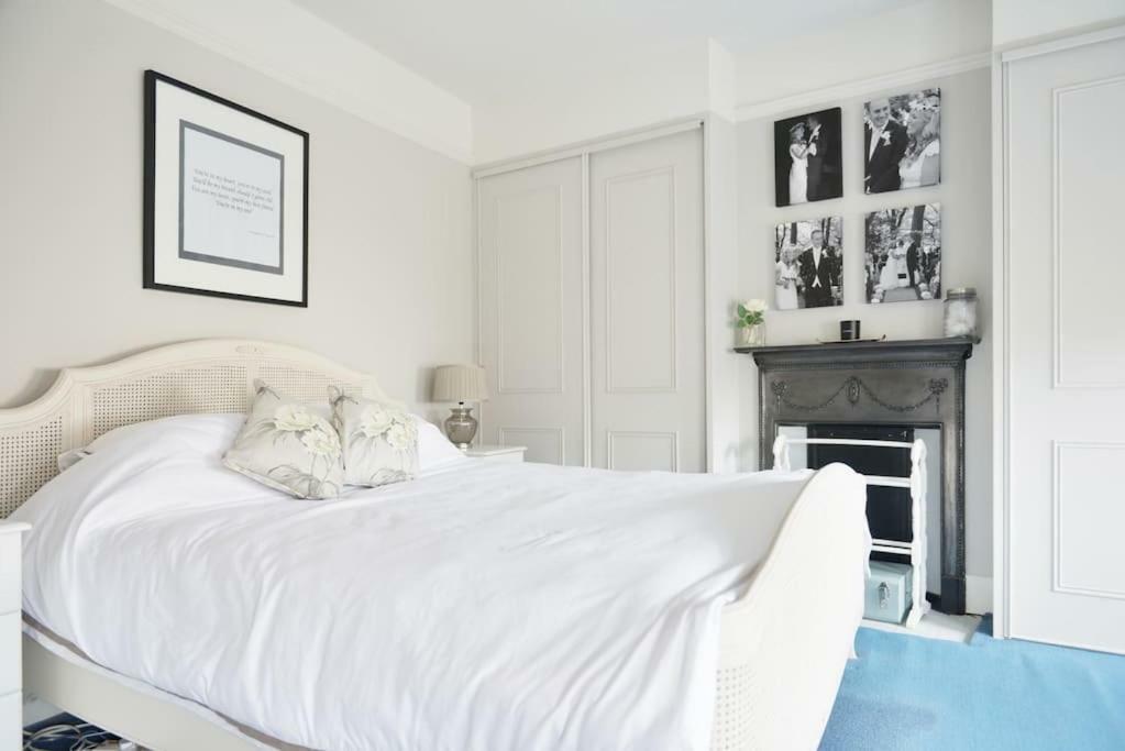 Summer House Hotell Thames Ditton Eksteriør bilde