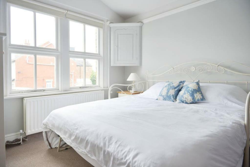 Summer House Hotell Thames Ditton Eksteriør bilde